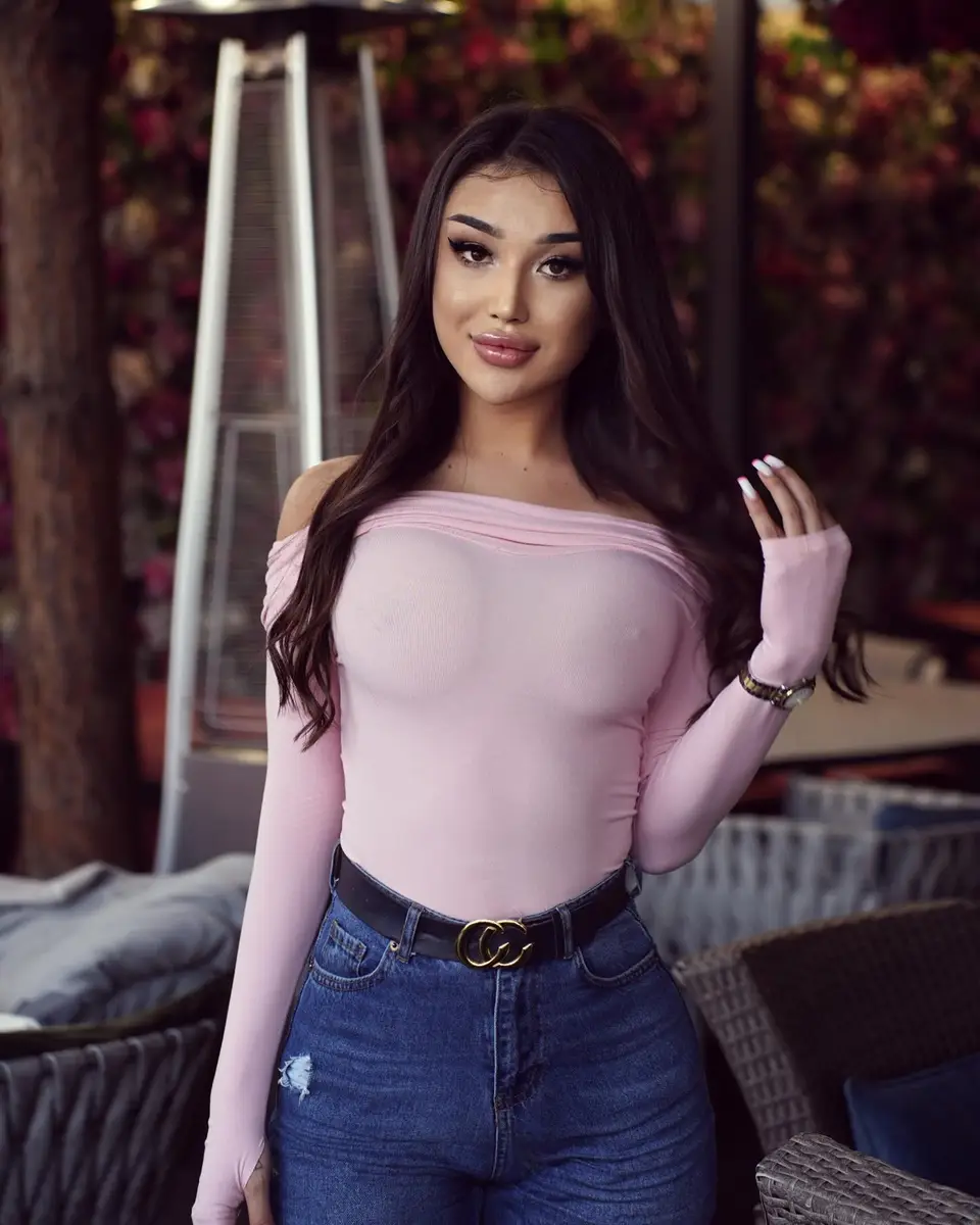 Самона эскорт в городе Дубай